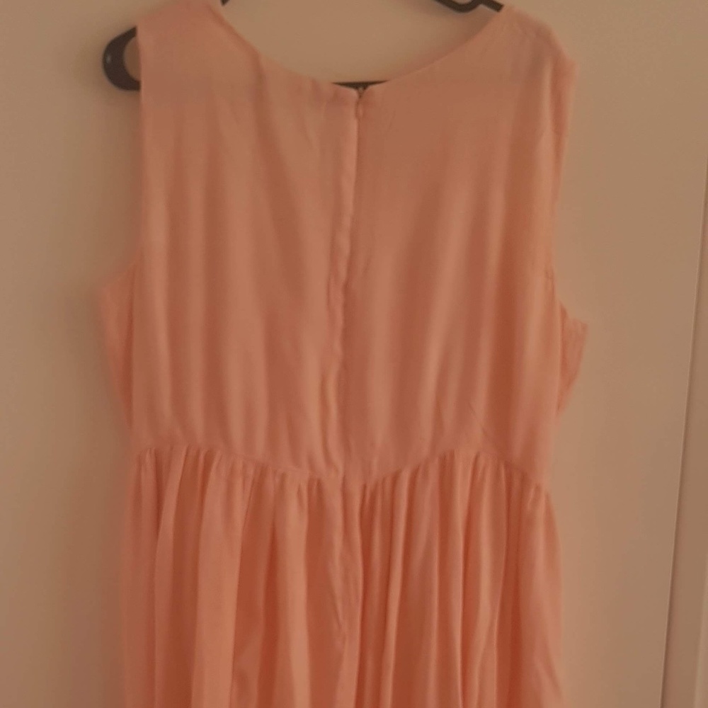 dress - Picture 7 of 8